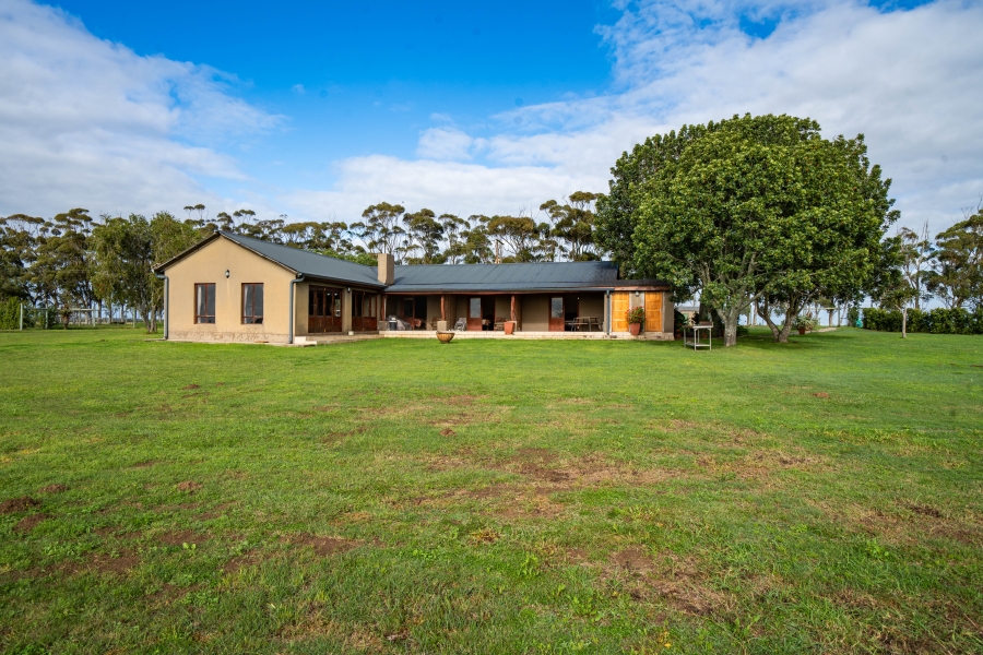 5 Bedroom Property for Sale in Grahamstown Rural Eastern Cape